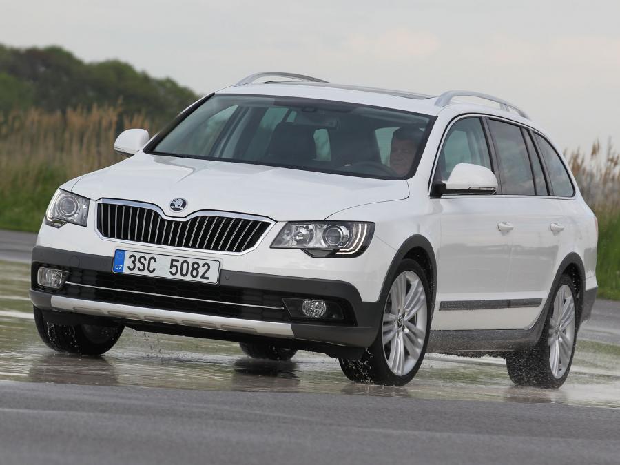  Skoda Superb Combi OutDoor 2014 года  (фото 3 из 4)